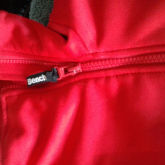 Bench zip up sweater - Picture 2 of 4